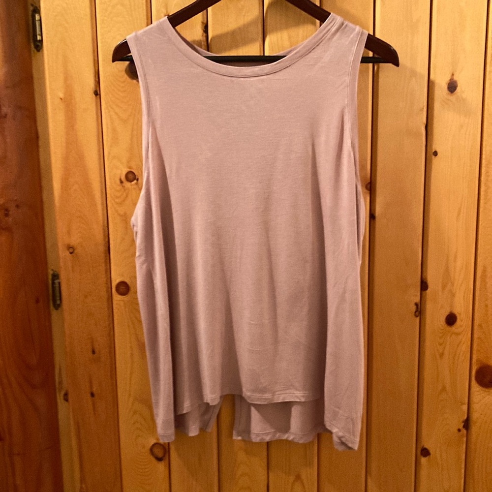 Rose colored tank top from Halogen-size XL